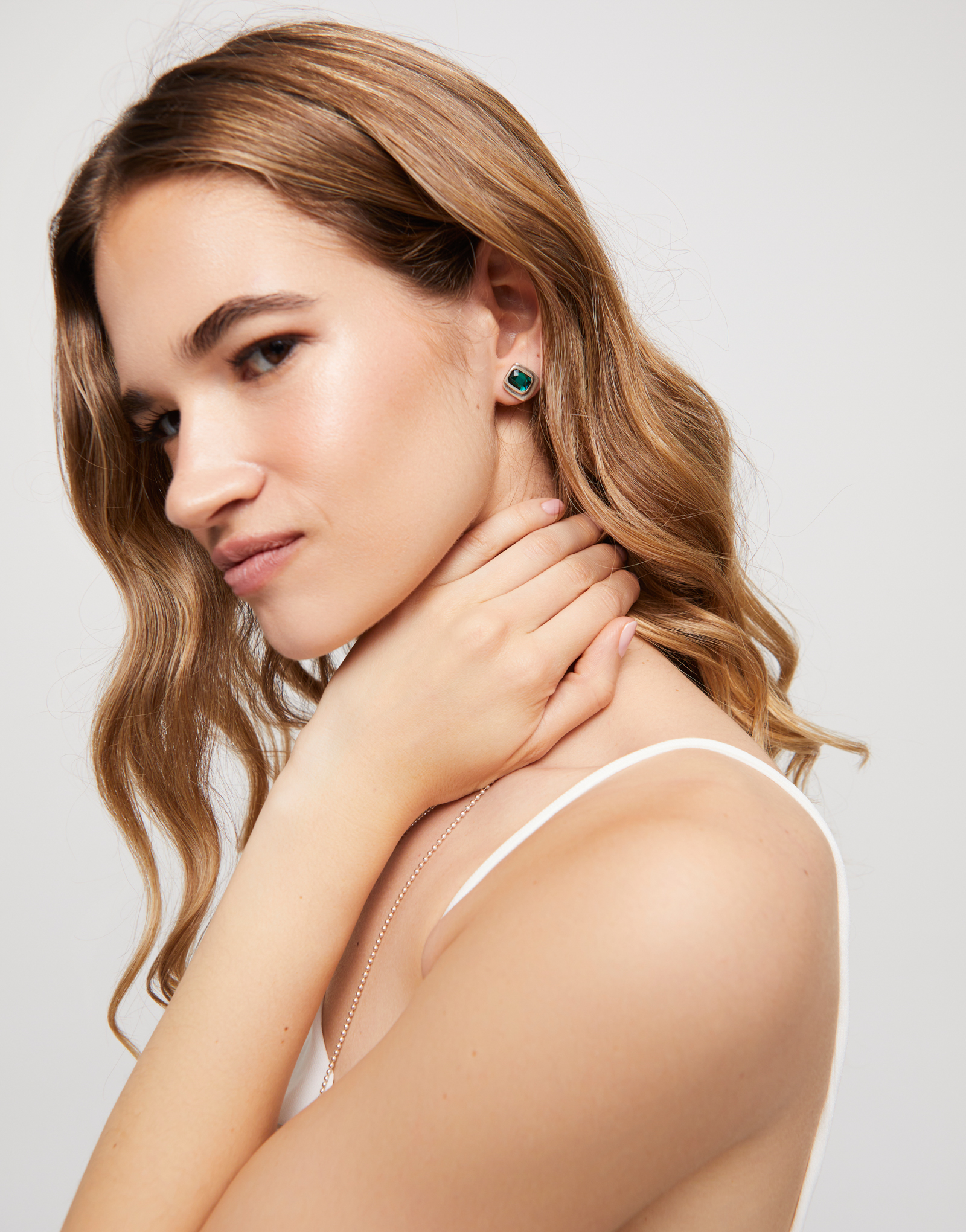 UNO de50 Stud Earrings with Green Crystal - Image 3