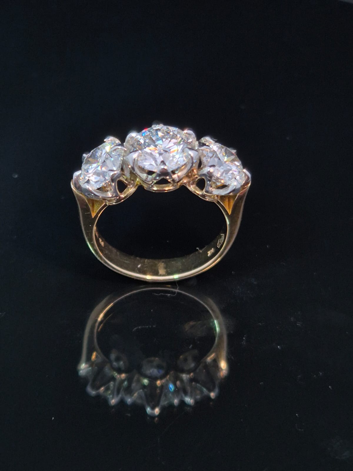 18ct Yellow Gold 3 Stone Lab Diamond Ring 5 Carat TDW - Image 2