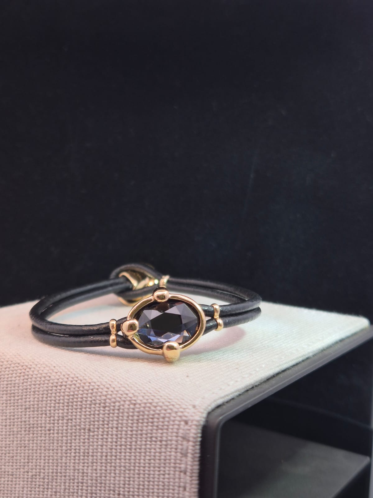 UNO de 50 Leather Bracelet with Black Stone