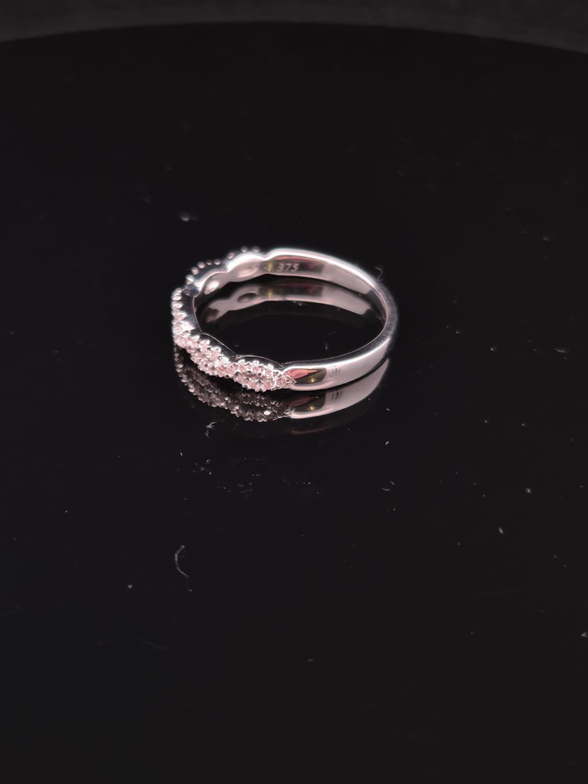 9ct White Gold Diamond Ring - Image 2