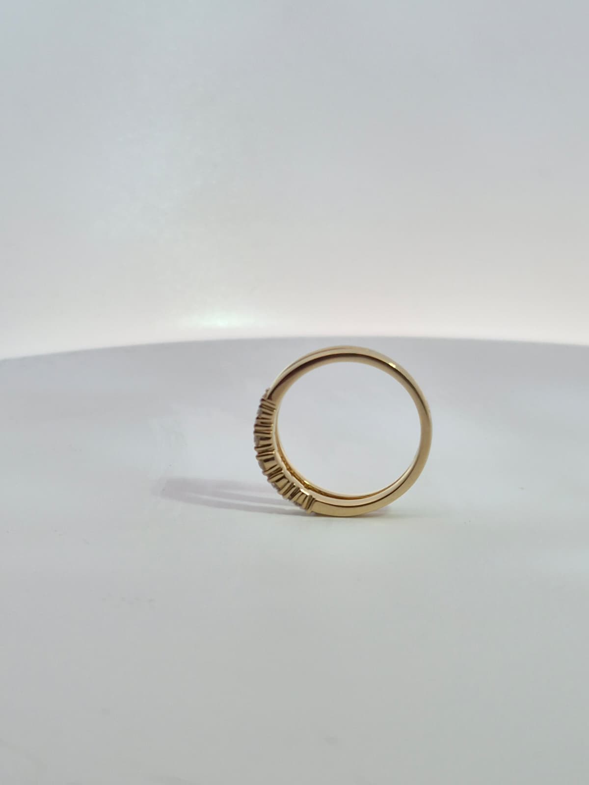 18ct Double Band Yellow Gold and Diamond Ring - Image 2