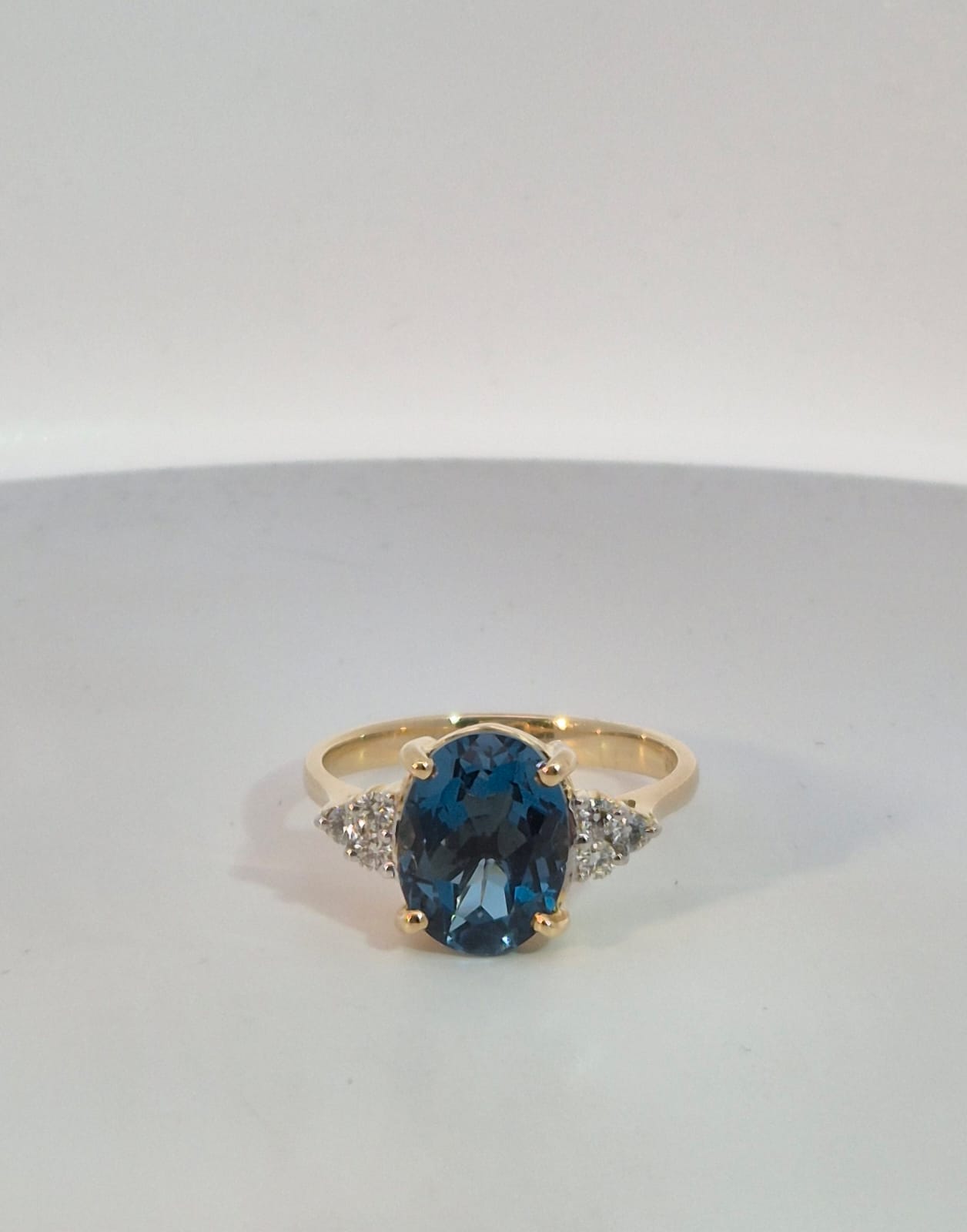 9ct Yellow Gold London Blue Topaz Ring