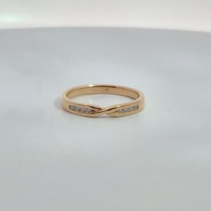 9ct Yellow Gold Diamond Crossover Ring