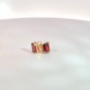 9ct Yellow Gold Garnet Studs