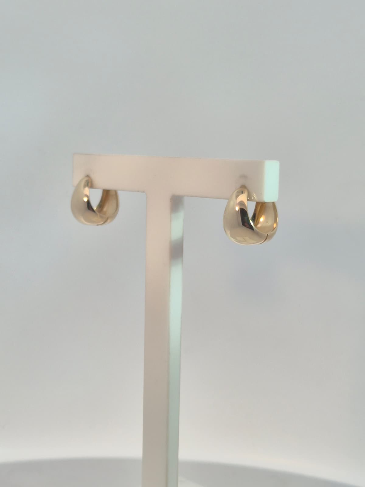 9ct Yellow Gold Huggie - Image 2