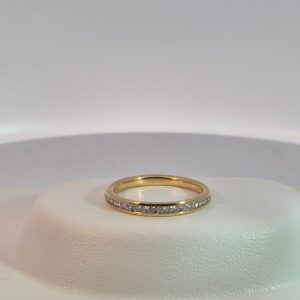 18ct Yellow Gold Diamond Band