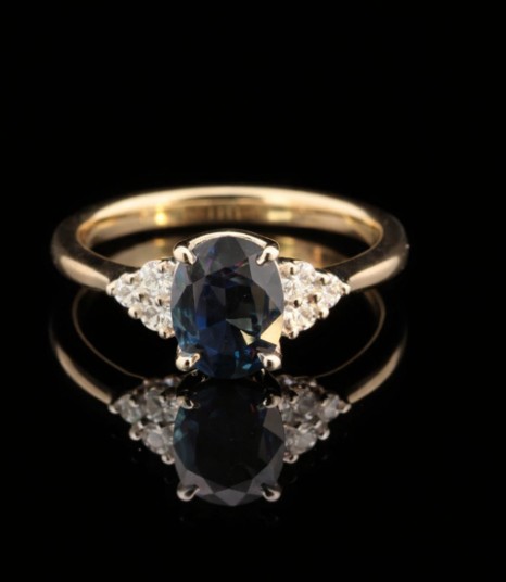 18ct Yellow Gold Sapphire and 0.17ct Diamond Ring