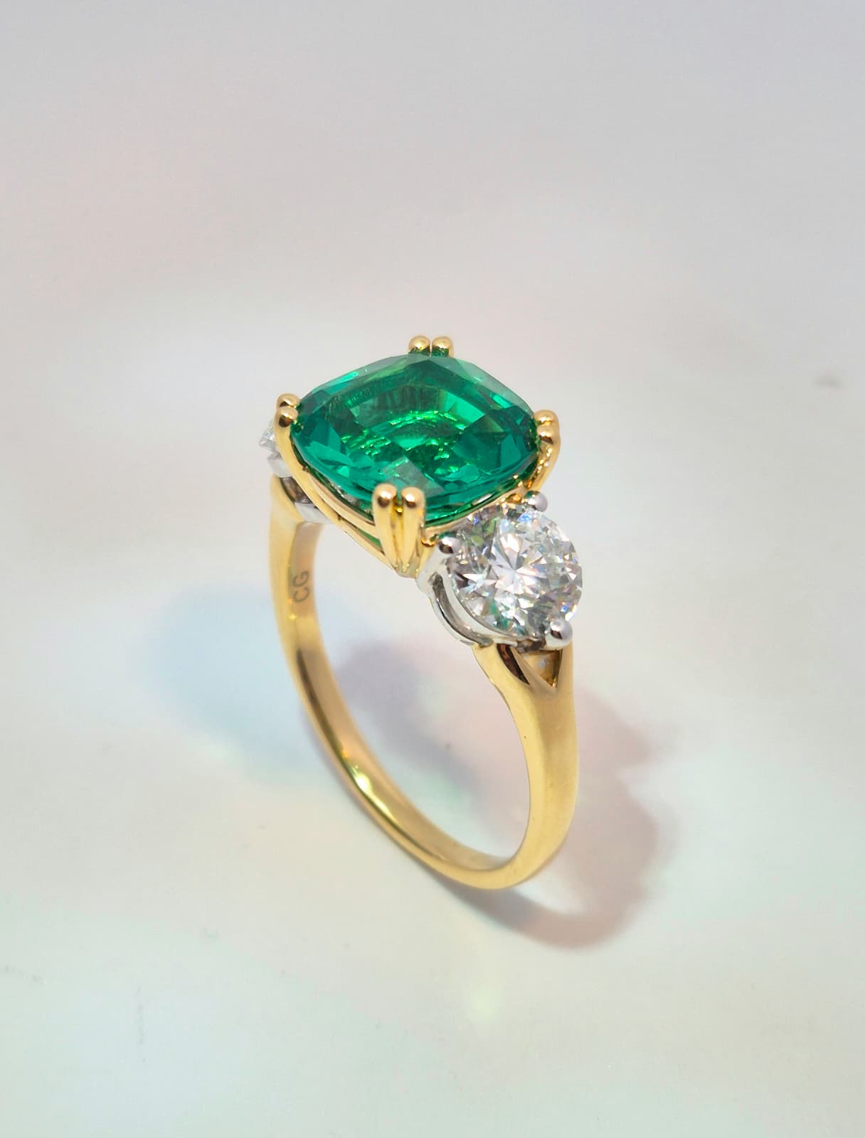 18ct Yellow Gold Emerald and Lab Grown Diamond Ring - Image 3
