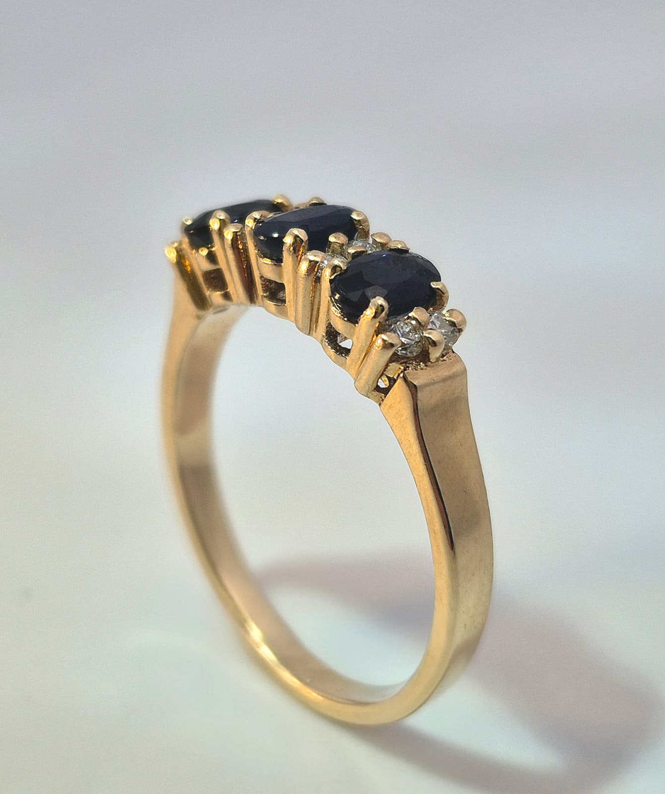 9ct Yellow Gold Sapphire and 0.16ct Diamond Ring - Image 3